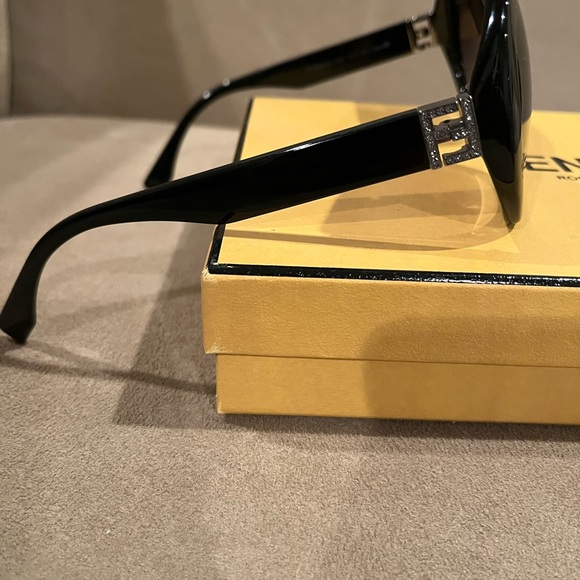 Fendi Black Gradient Sunglasses, authentic - Picture 2 of 7